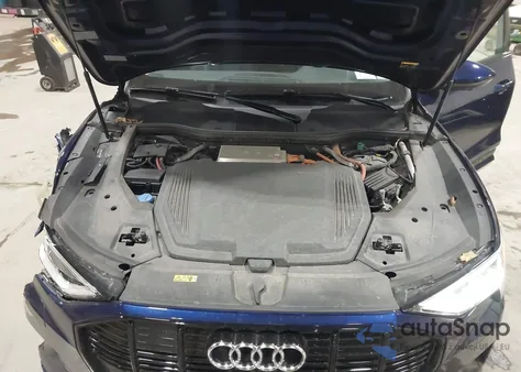 2021 Audi E-Tron Premium Plus Quattro z USA, uszkodzony, nr VIN WA1LAAGE2MB037816